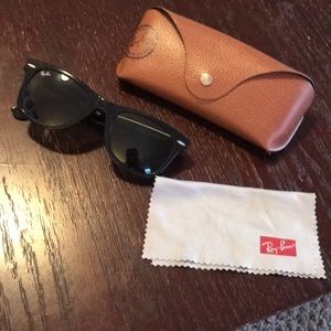 Women’s Ray-Ban ‘wayfarer’ sunglasses